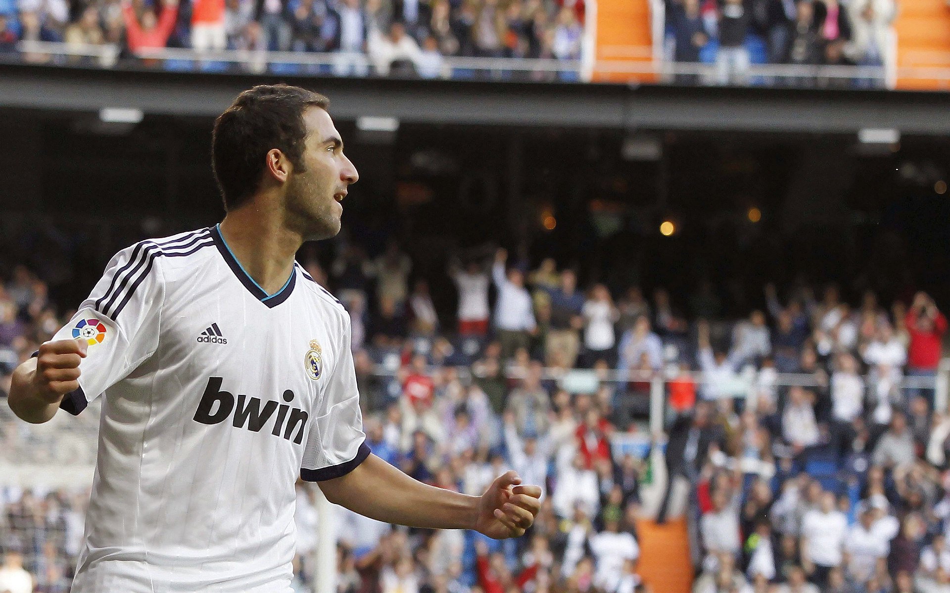 “胡利安·门德斯的球场领导力，塑造阿根廷美洲狮队的未来蓝图”